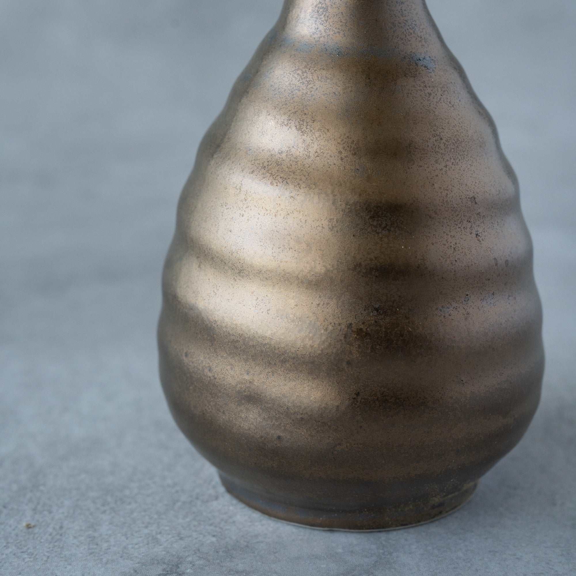 Ibushi Gold Sake Set – Tokkuri & Guinomi Handcrafted in Gifu, Japan | MIWA Tableware