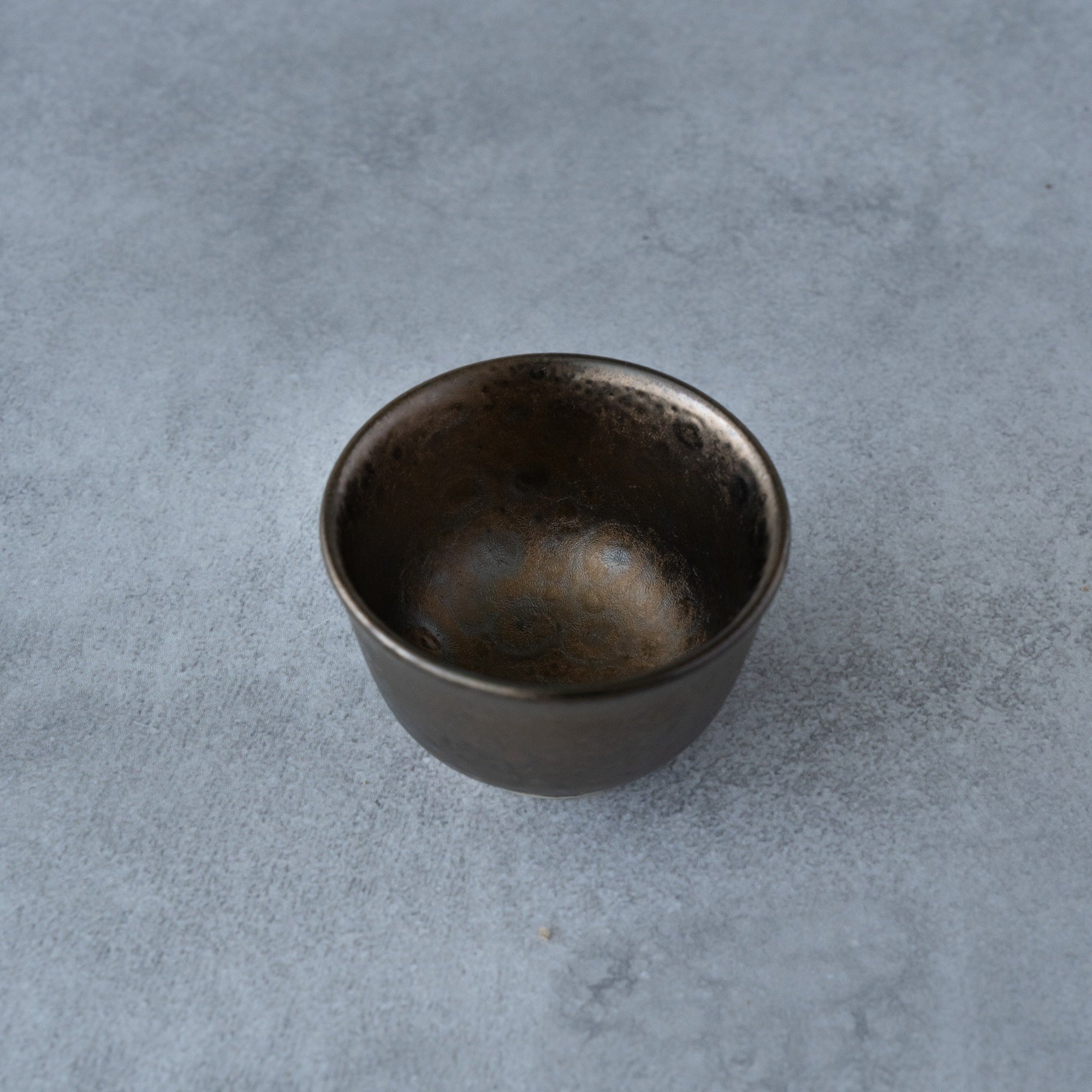 Ibushi Gold Sake Set – Tokkuri & Guinomi Handcrafted in Gifu, Japan | MIWA Tableware