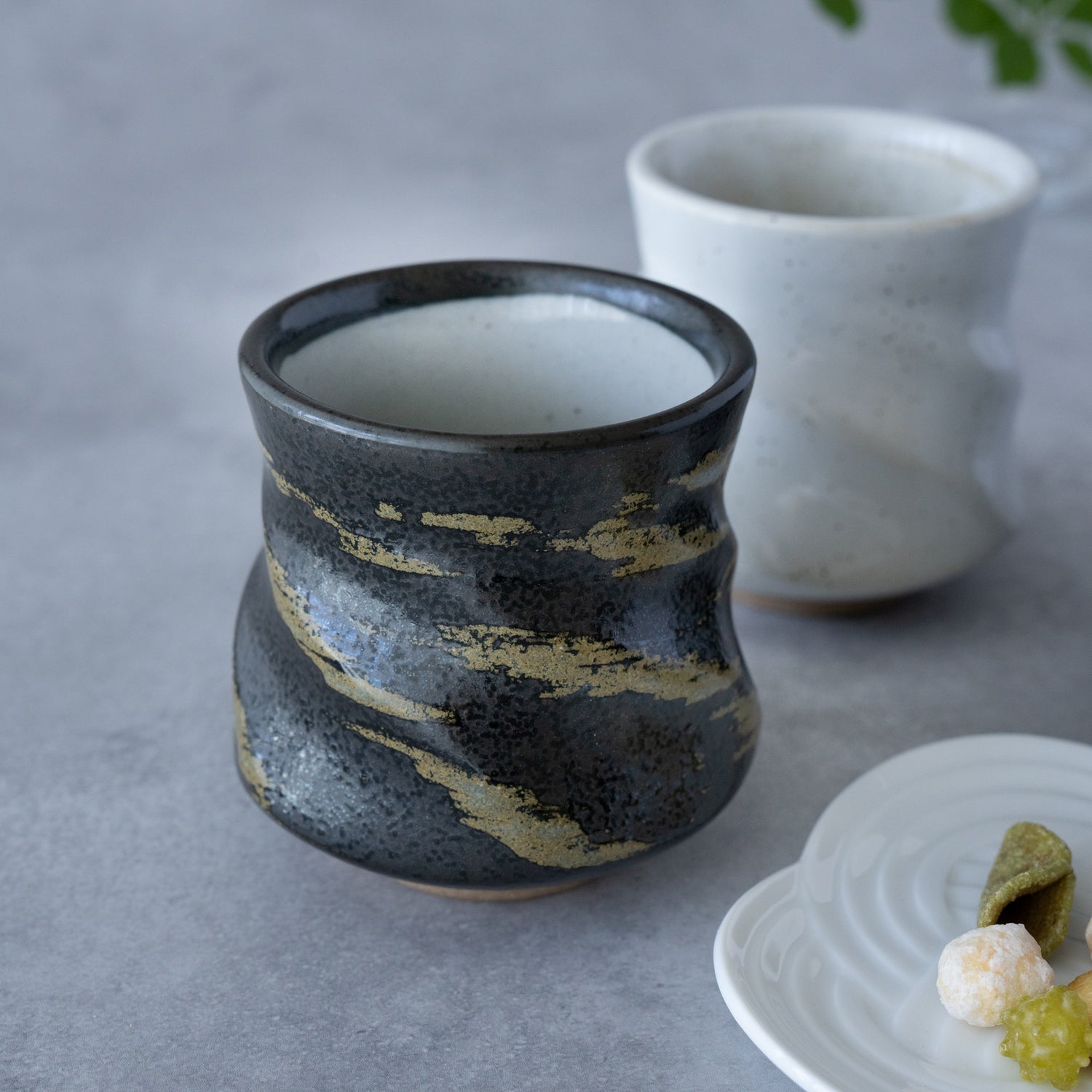 Kumo Yunomi Pair – Black & White Mino Ware | MIWA Tableware