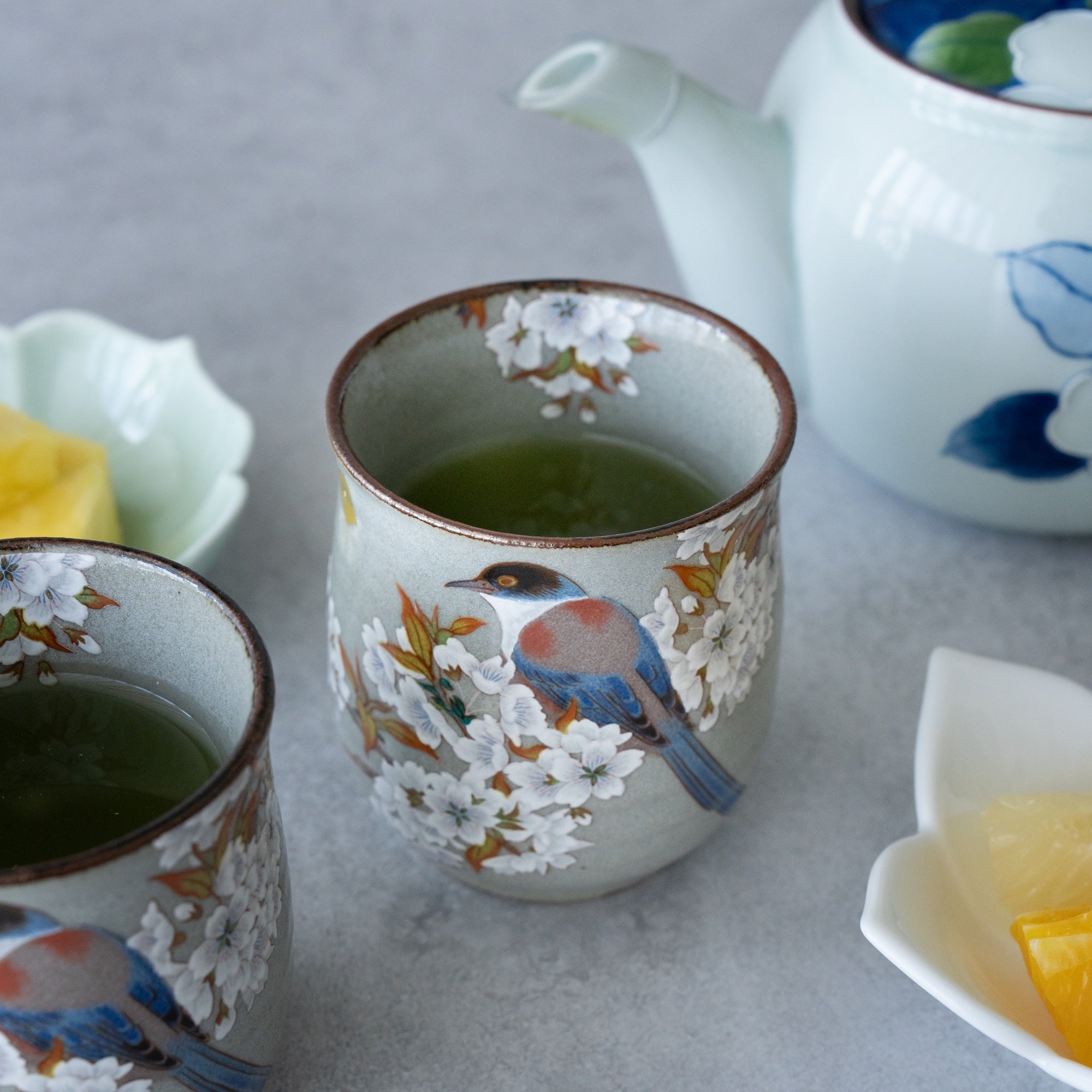 Ichin Sazanka Teapot (Hasami Ware) – Handcrafted Japanese Porcelain | MIWA Tableware