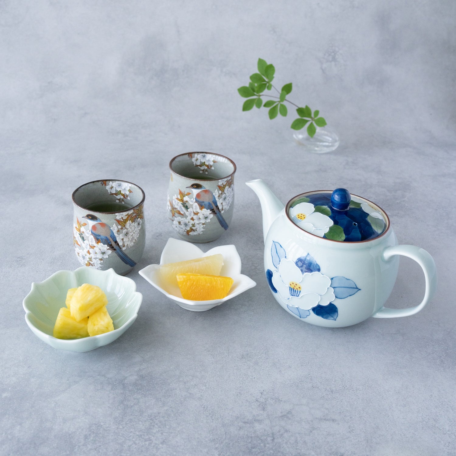 Ichin Sazanka Teapot (Hasami Ware) – Handcrafted Japanese Porcelain | MIWA Tableware