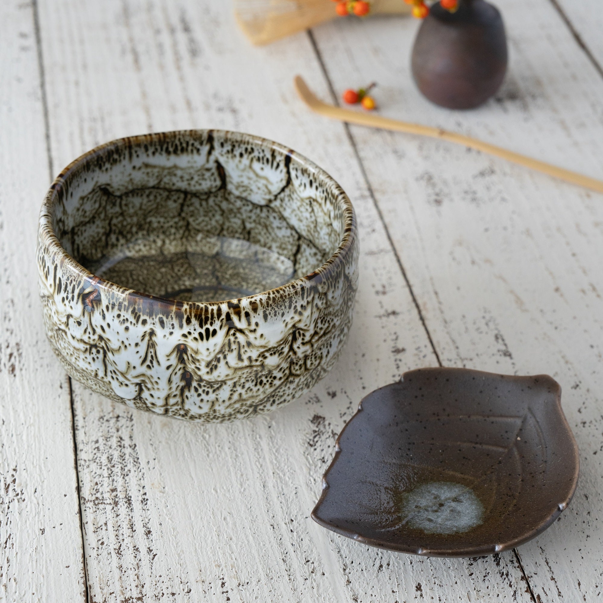 White Tenmoku Matcha Bowl – Handcrafted Mino Ware Gift Box | MIWA Tableware