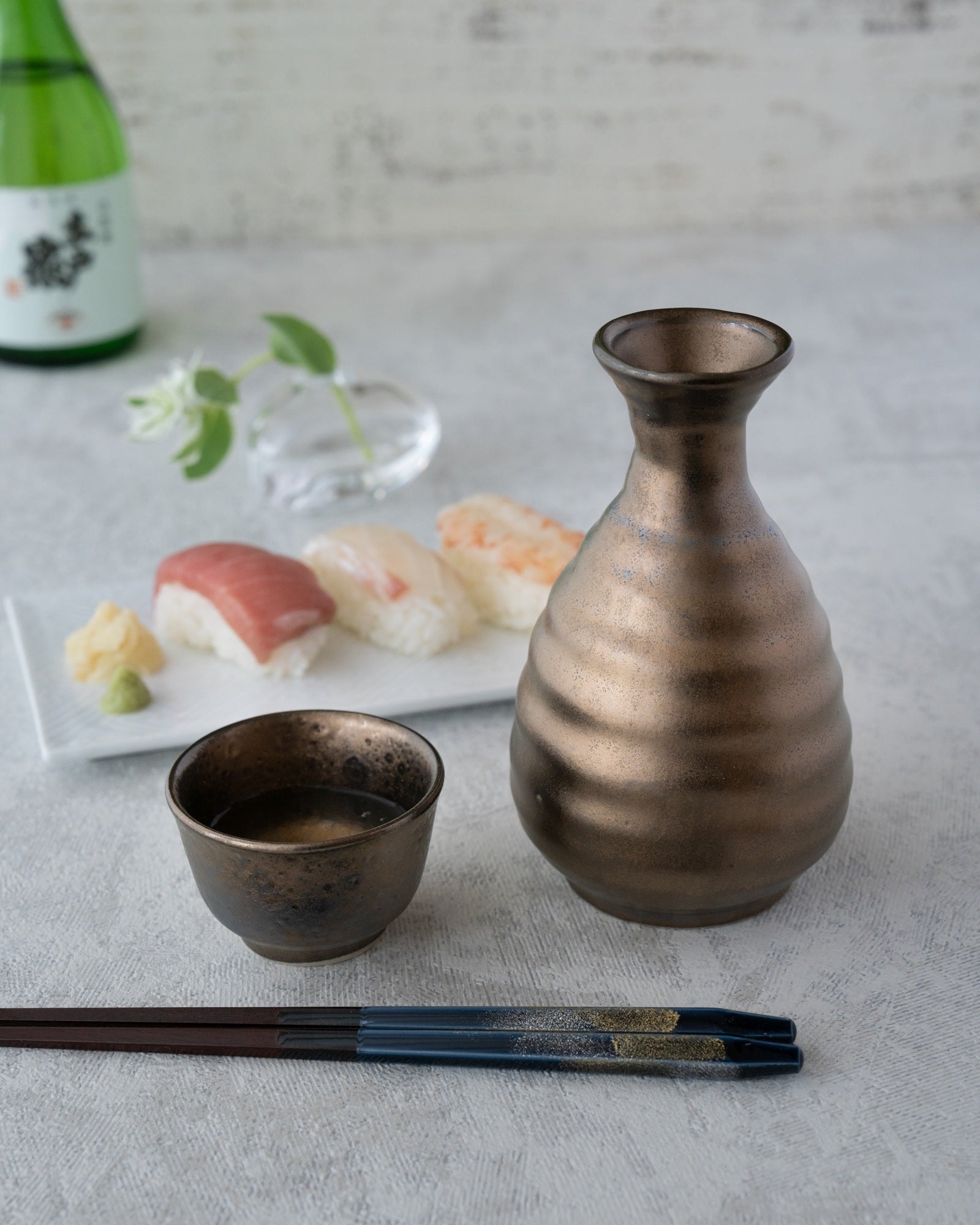 Ibushi Gold Sake Set – Tokkuri & Guinomi Handcrafted in Gifu, Japan | MIWA Tableware