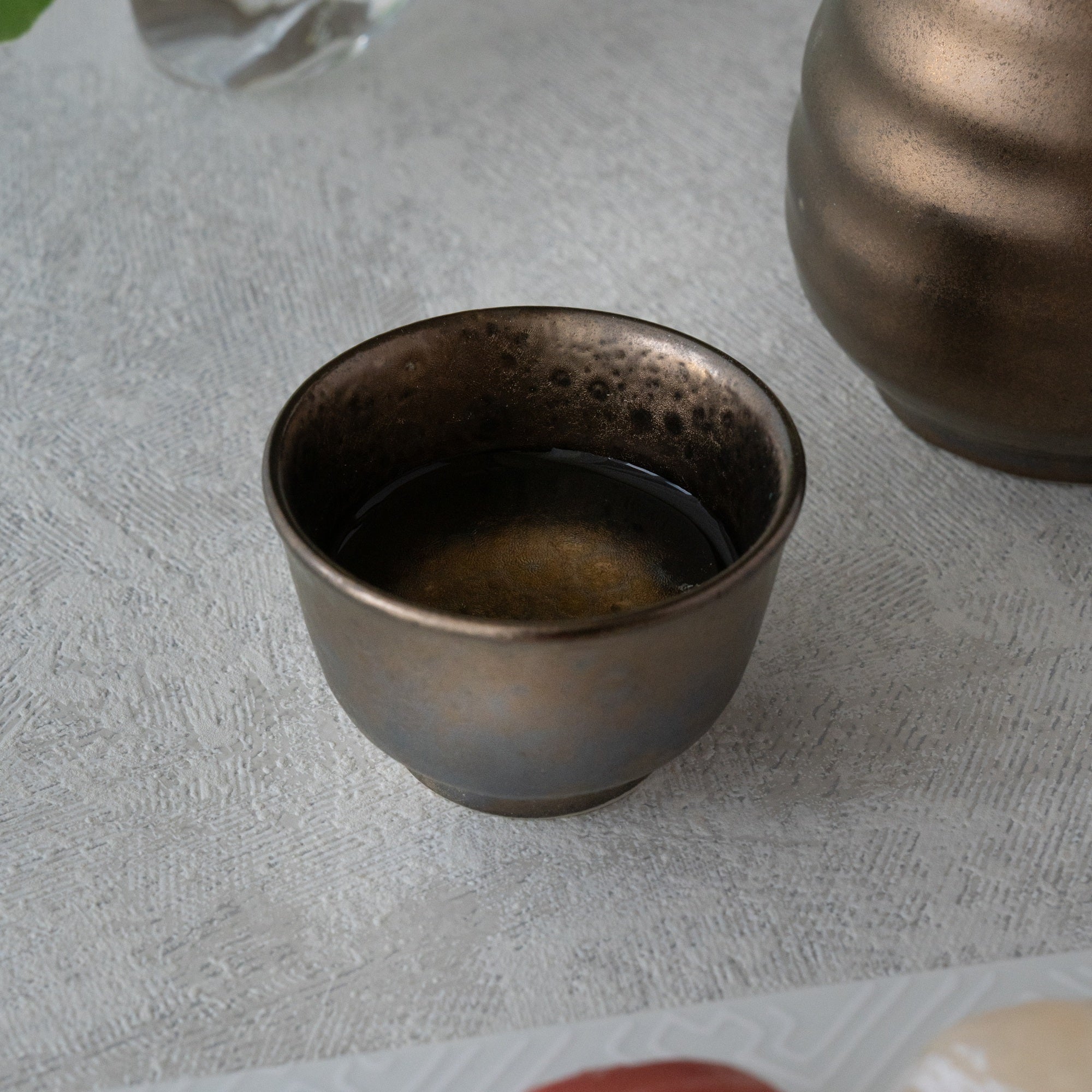 Ibushi Gold Sake Set – Tokkuri & Guinomi Handcrafted in Gifu, Japan | MIWA Tableware