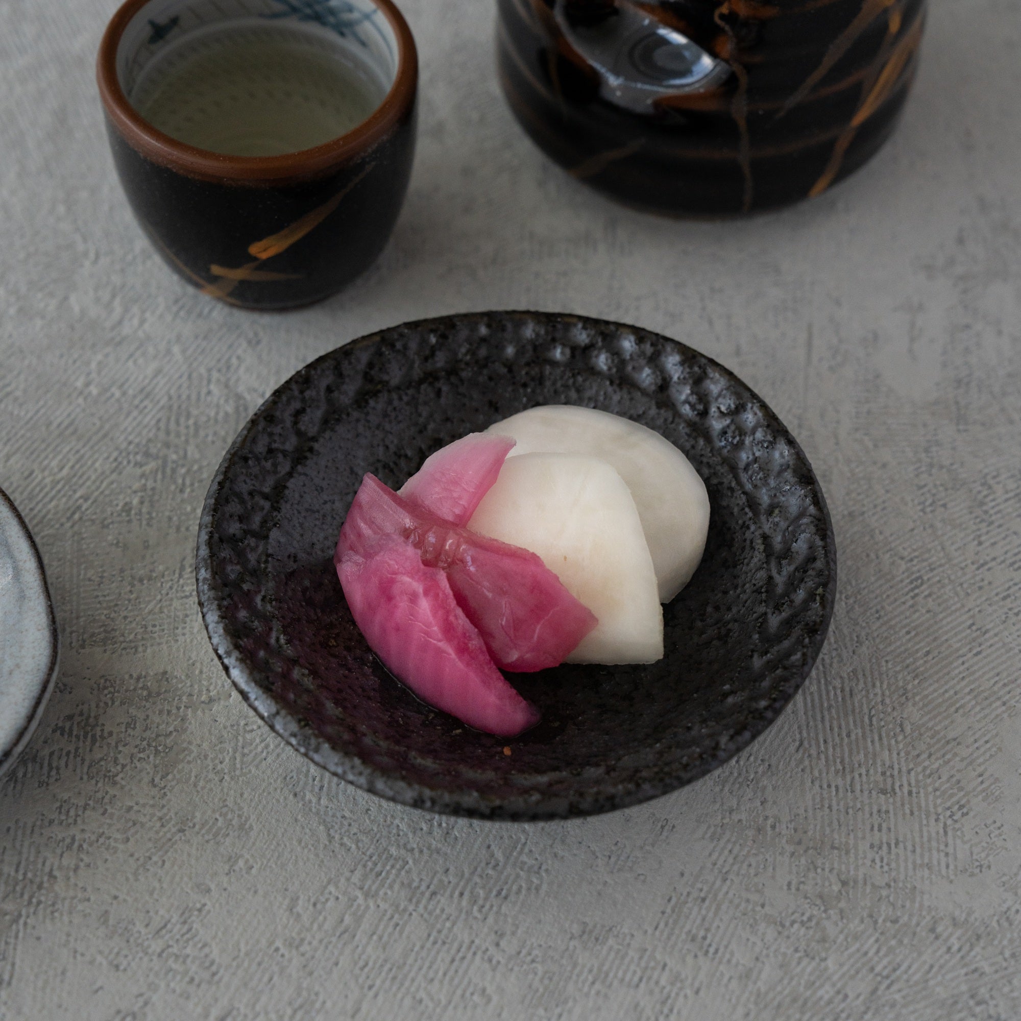 Tenmoku Kin-Ashi Sake Set – Hand-Painted Tokkuri & Guinomi | MIWA Tableware