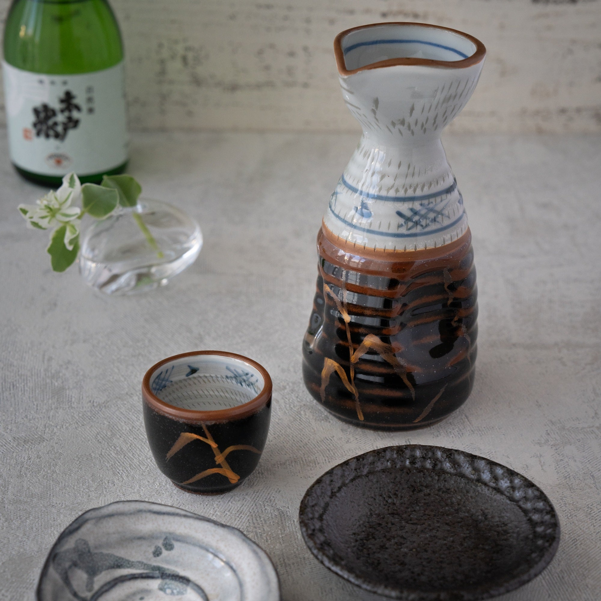 Tenmoku Kin-Ashi Sake Set – Hand-Painted Tokkuri & Guinomi | MIWA Tableware