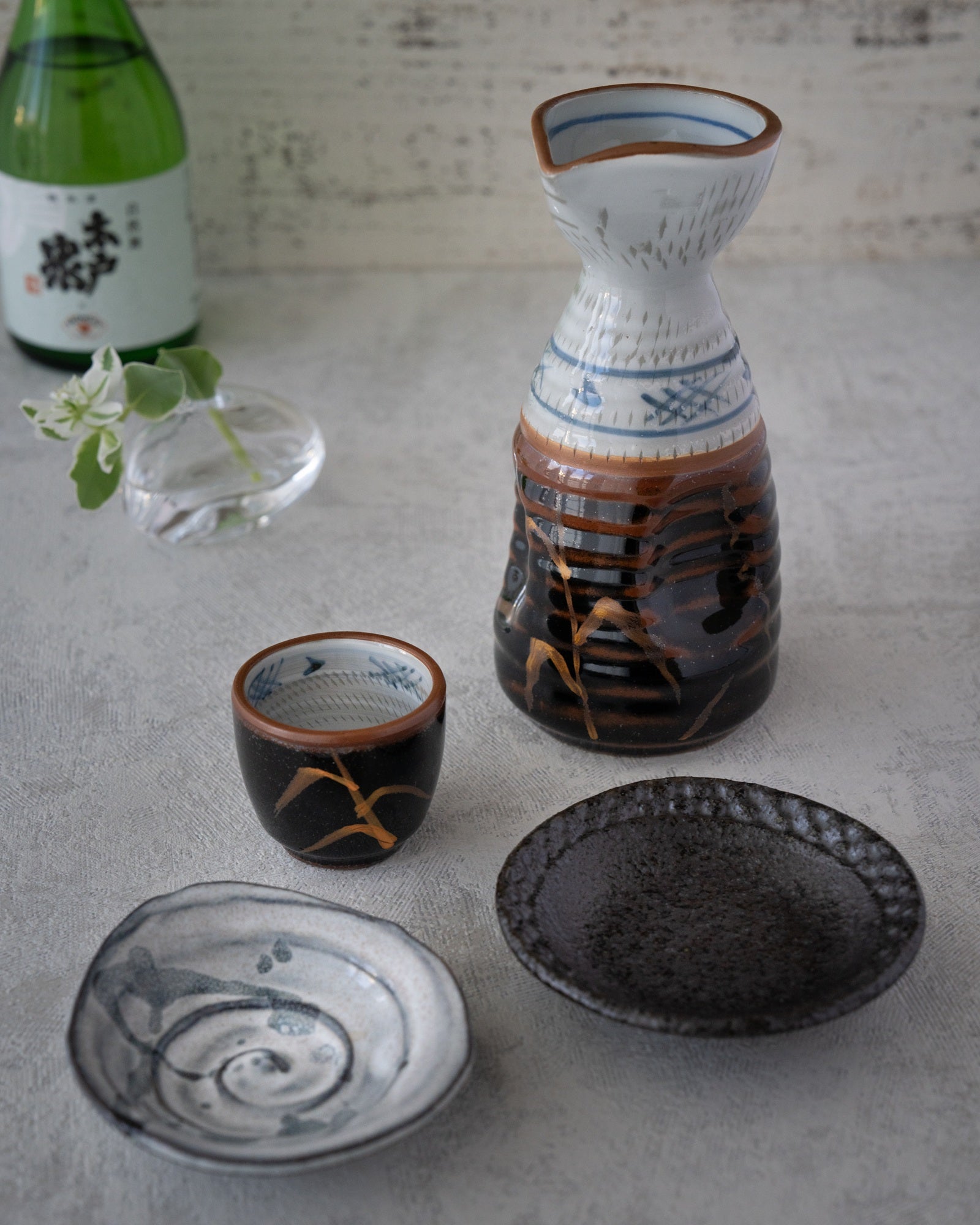 Tenmoku Kin-Ashi Sake Set – Hand-Painted Tokkuri & Guinomi | MIWA Tableware