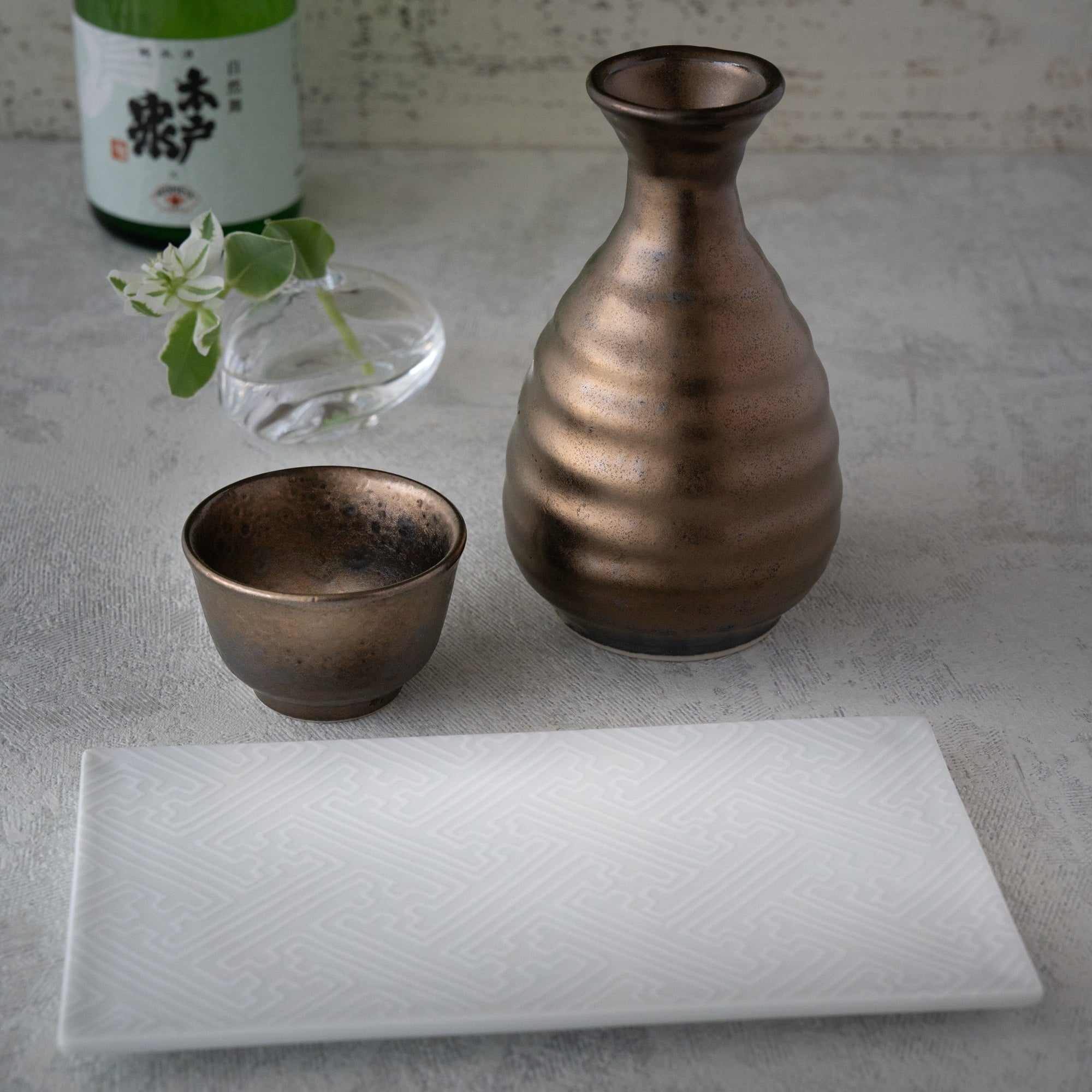 Ibushi Gold Sake Set – Tokkuri & Guinomi Handcrafted in Gifu, Japan | MIWA Tableware