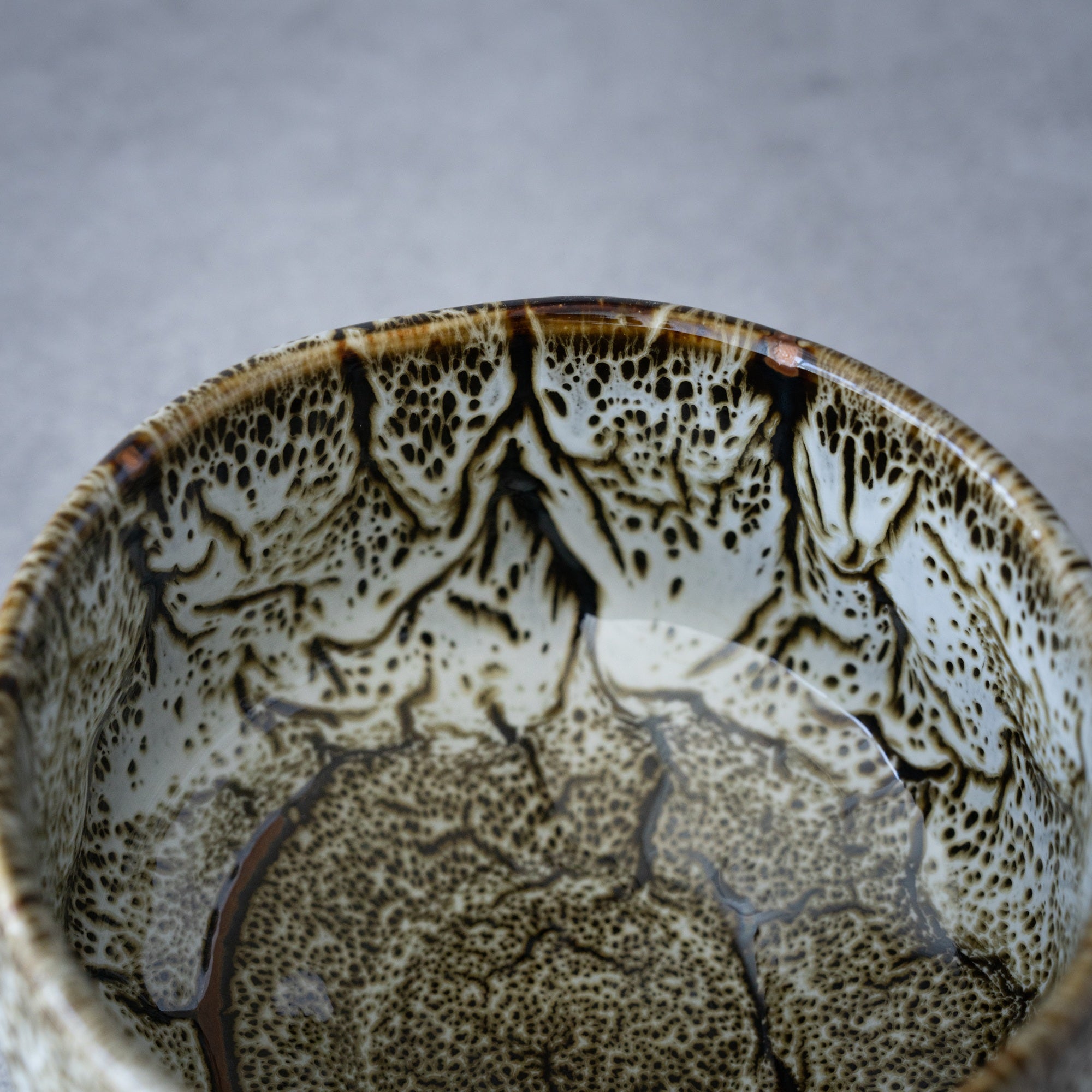 White Tenmoku Matcha Bowl – Handcrafted Mino Ware Gift Box | MIWA Tableware