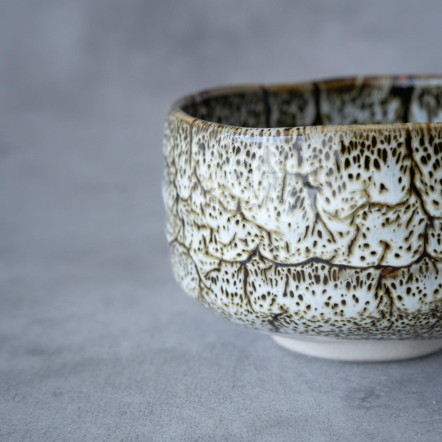 White Tenmoku Matcha Bowl – Handcrafted Mino Ware Gift Box | MIWA Tableware