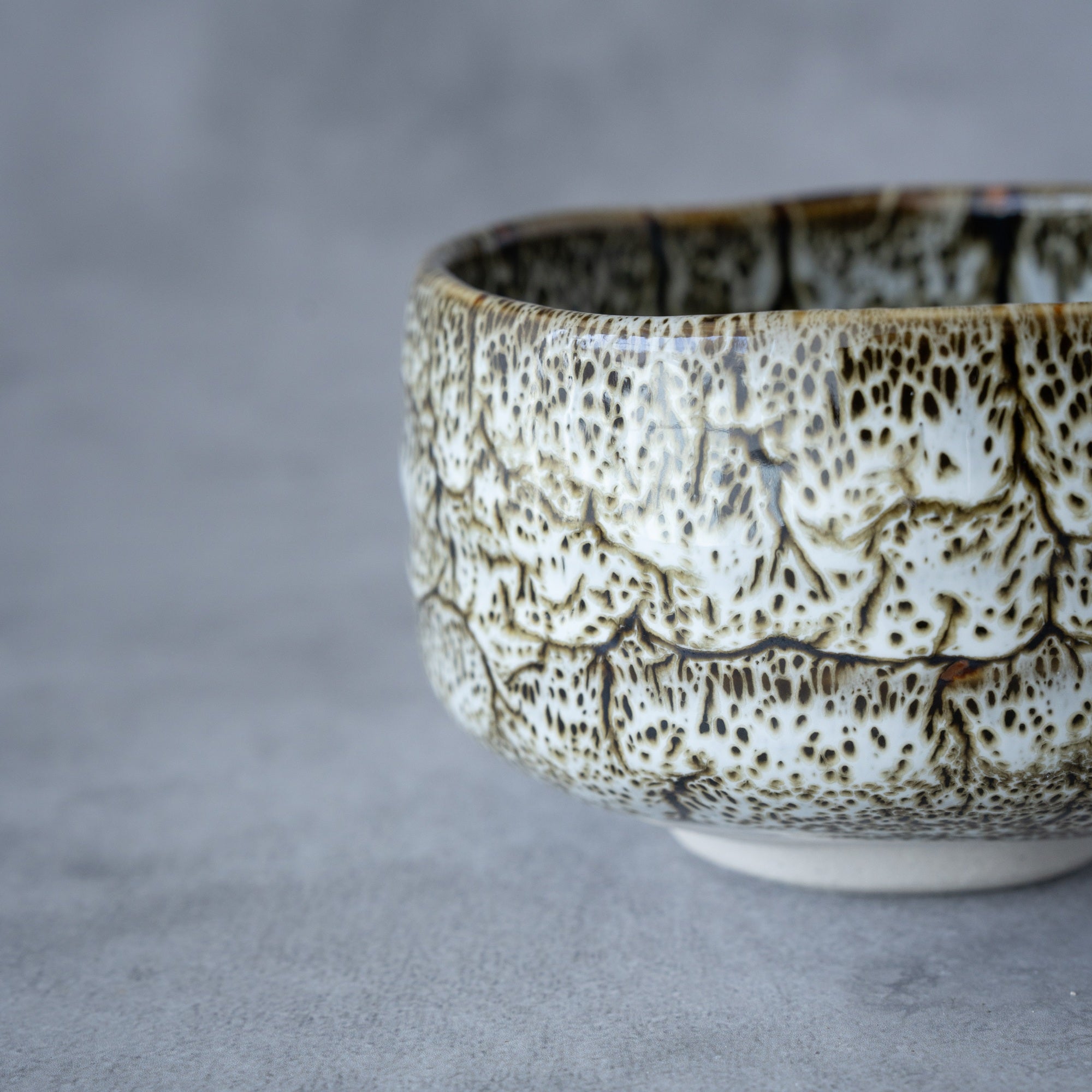 White Tenmoku Matcha Bowl – Handcrafted Mino Ware Gift Box | MIWA Tableware