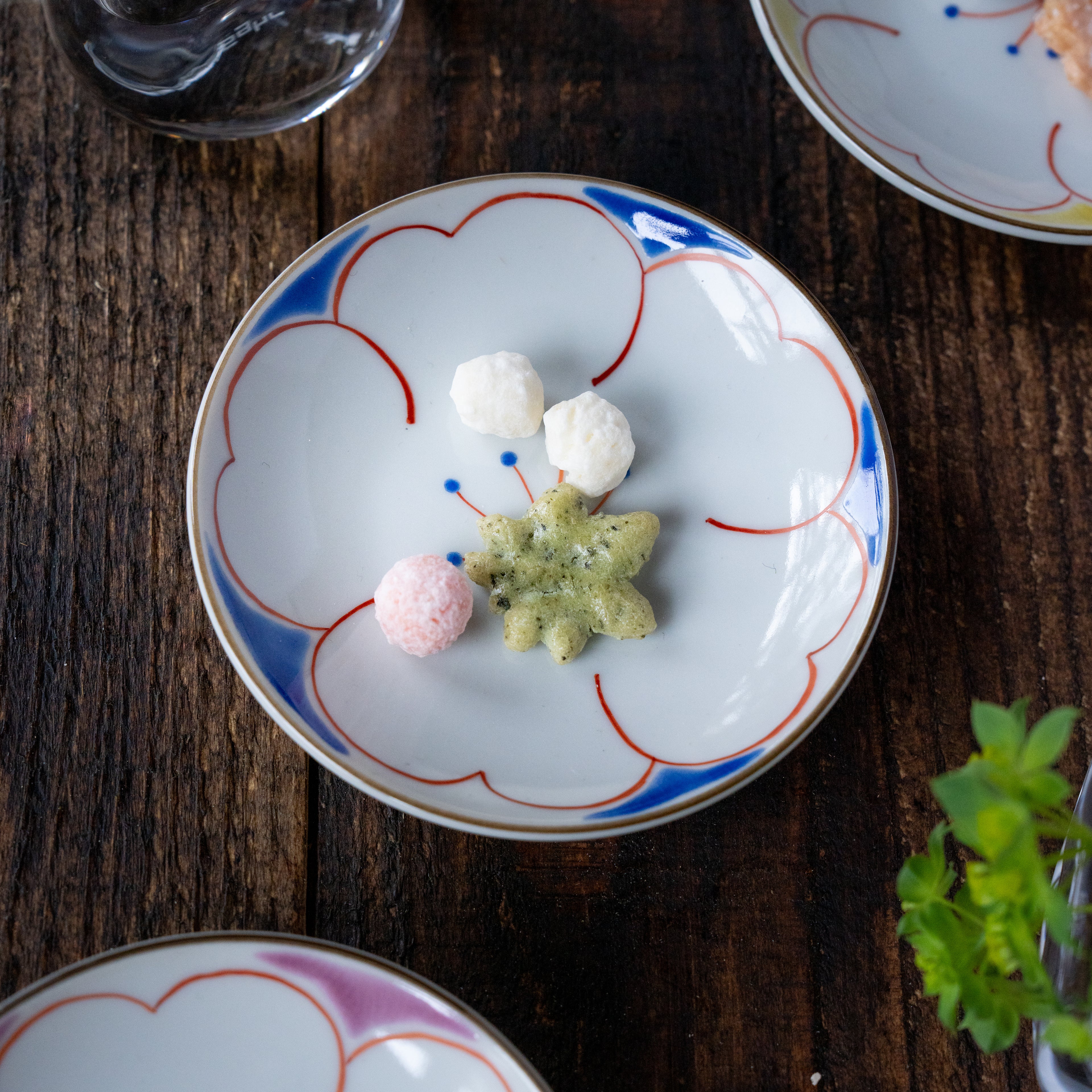 Kutani Sakura 5-Color Plate Set