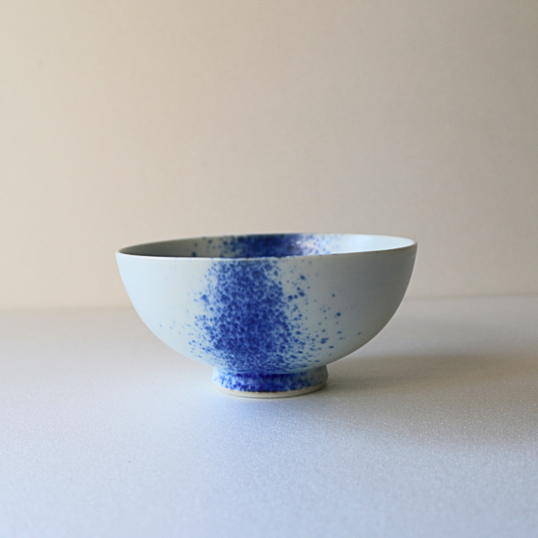 Arita White and Blue Fuki-Sumi Rice Bowl