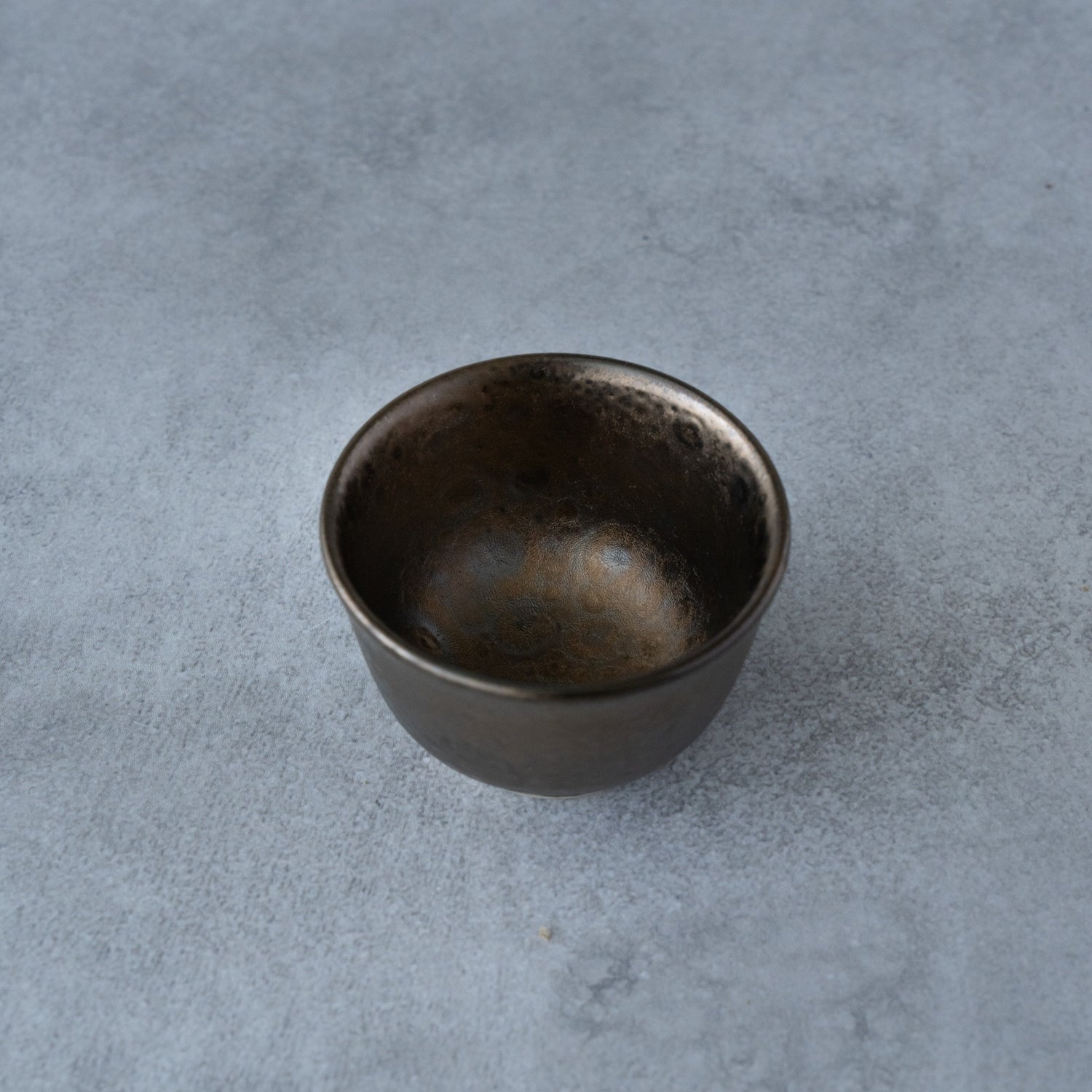 Ibushi Gold Sake Set – Tokkuri &amp; Guinomi Handcrafted in Gifu, Japan | MIWA Tableware