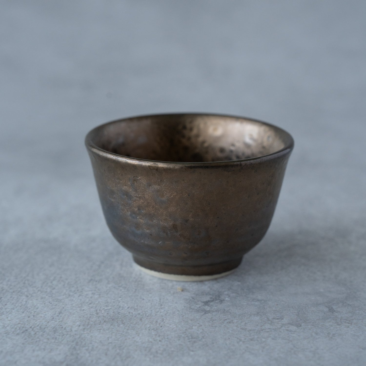 Ibushi Gold Sake Set – Tokkuri &amp; Guinomi Handcrafted in Gifu, Japan | MIWA Tableware