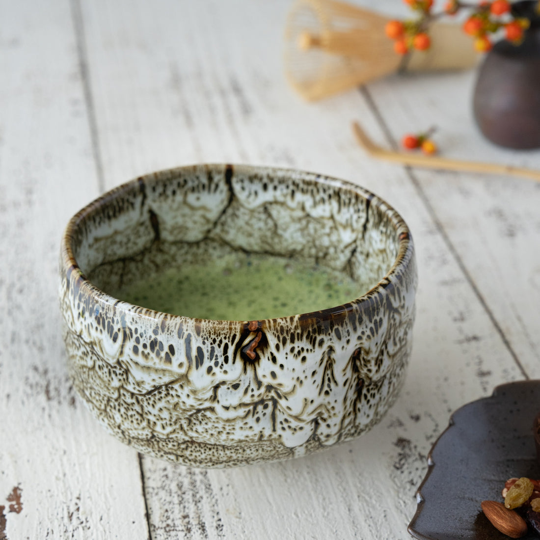 White Tenmoku Matcha Bowl – Handcrafted Mino Ware Gift Box | MIWA Tableware