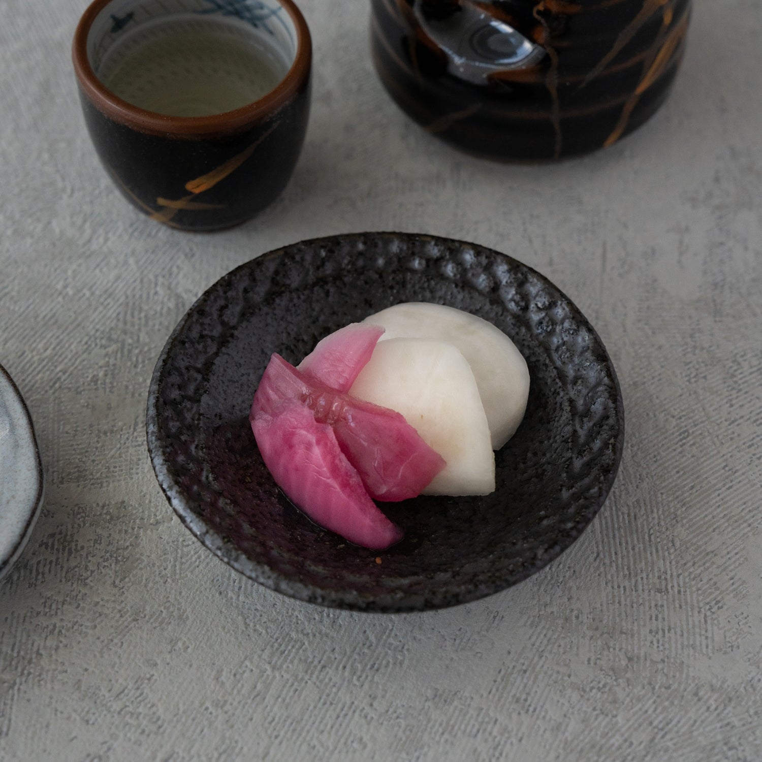 Tenmoku Kin-Ashi Sake Set – Hand-Painted Tokkuri &amp; Guinomi | MIWA Tableware