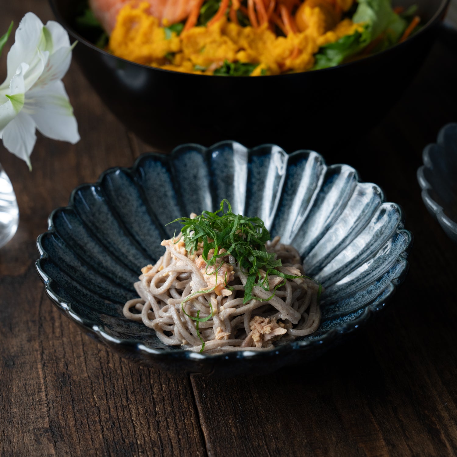 Minoyaki Floral Design Bowl (Navy Blue)