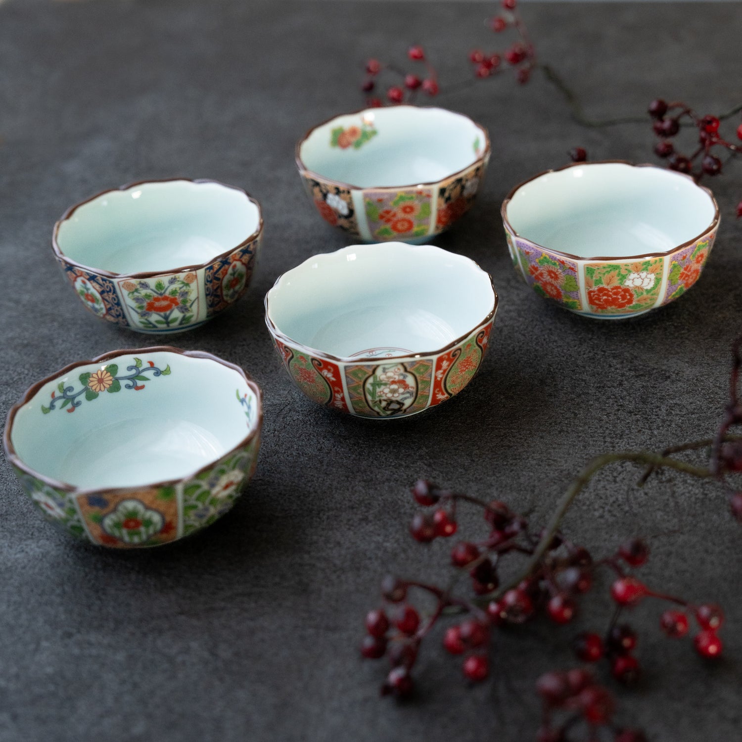 Old Imari Style Assorted Small Bowls/Plates