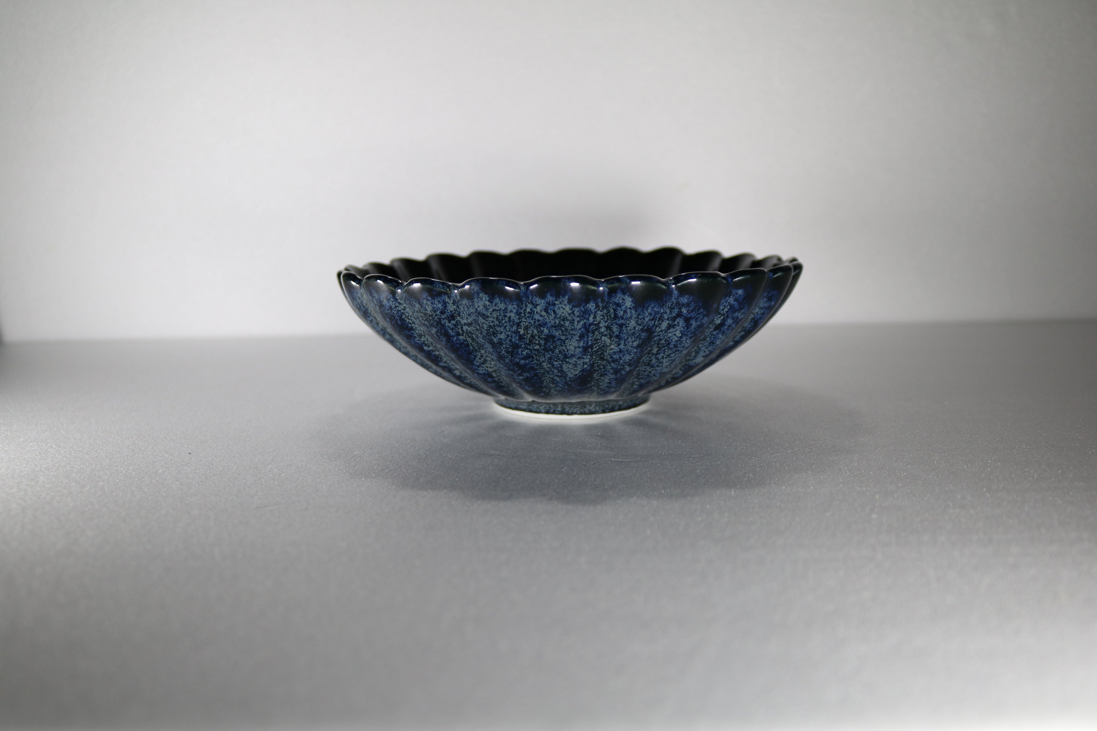 Minoyaki Floral Design Bowl (Navy Blue)