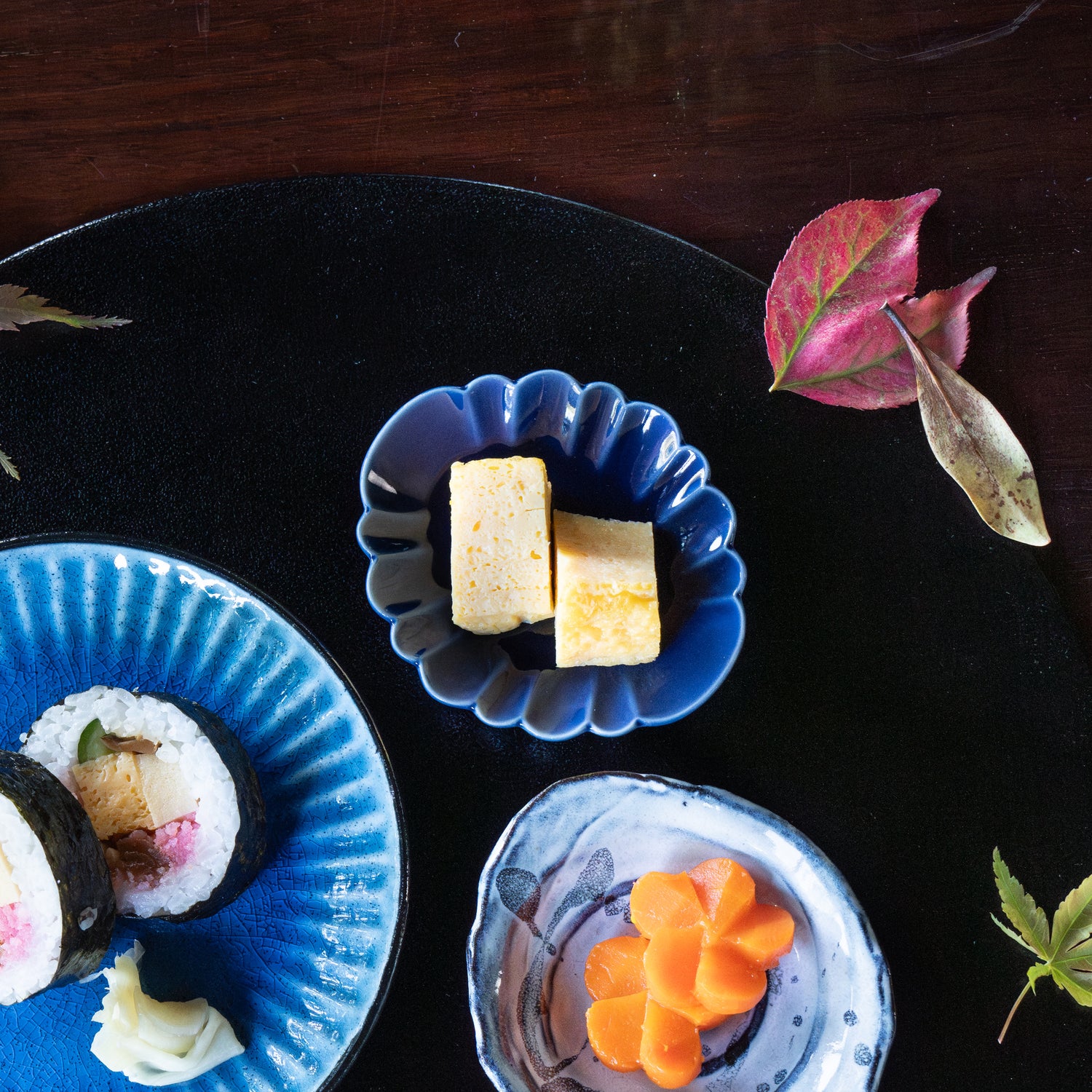 Navy Oval Flower Small Plate