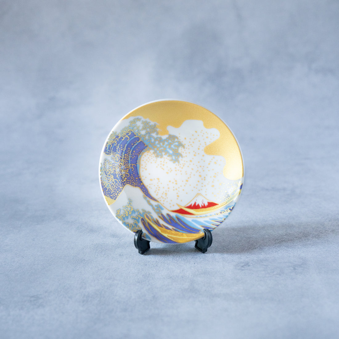 Hokusai’s Mt. Fuji & Waves Mamezara (Gold) – Iconic Japanese Art on Kutani Ware