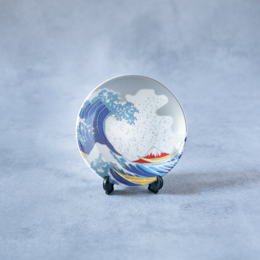 Hokusai’s Mt. Fuji & Waves Mamezara (SIlver) – Iconic Japanese Art on Kutani Ware