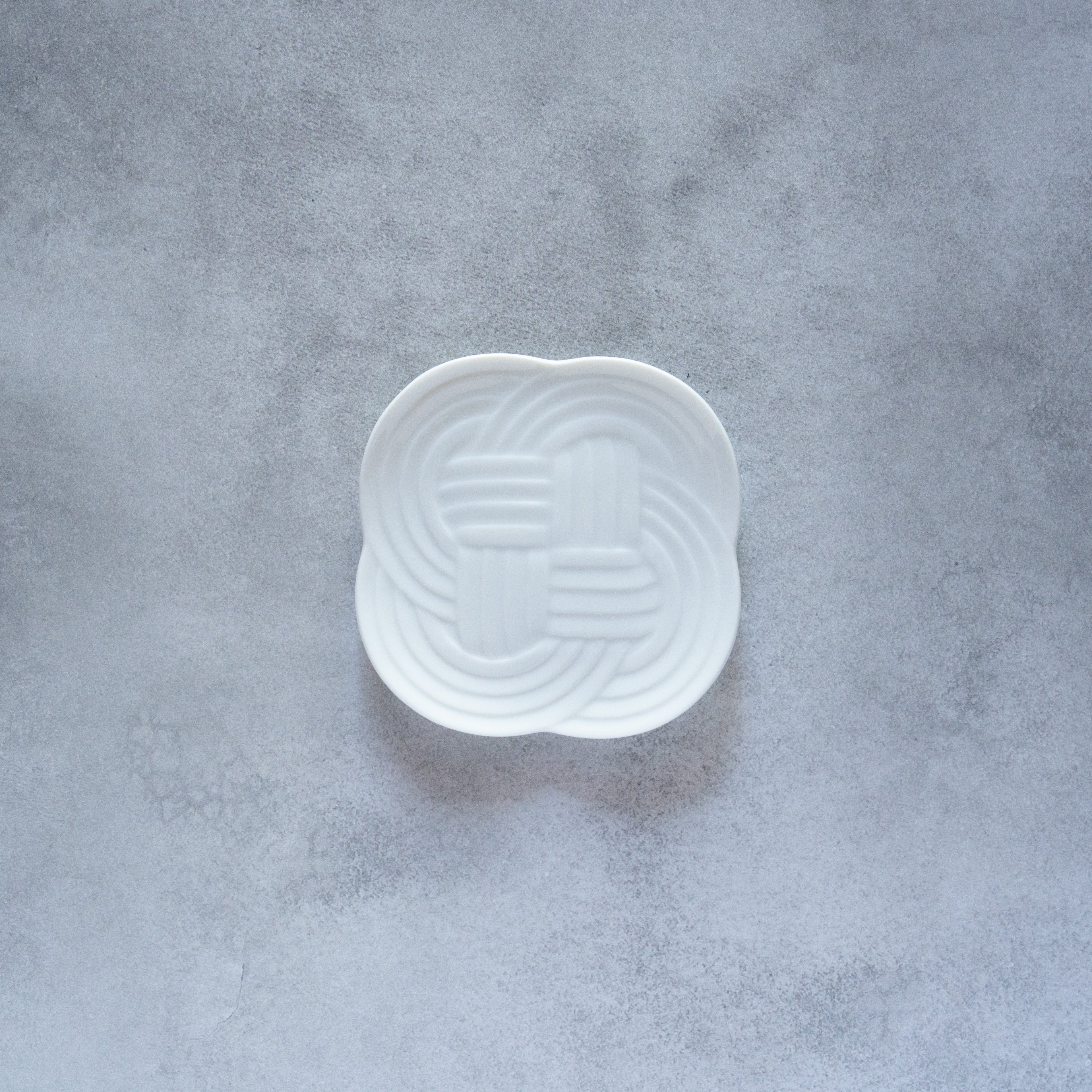 Cloud-Shaped White Porcelain Dish