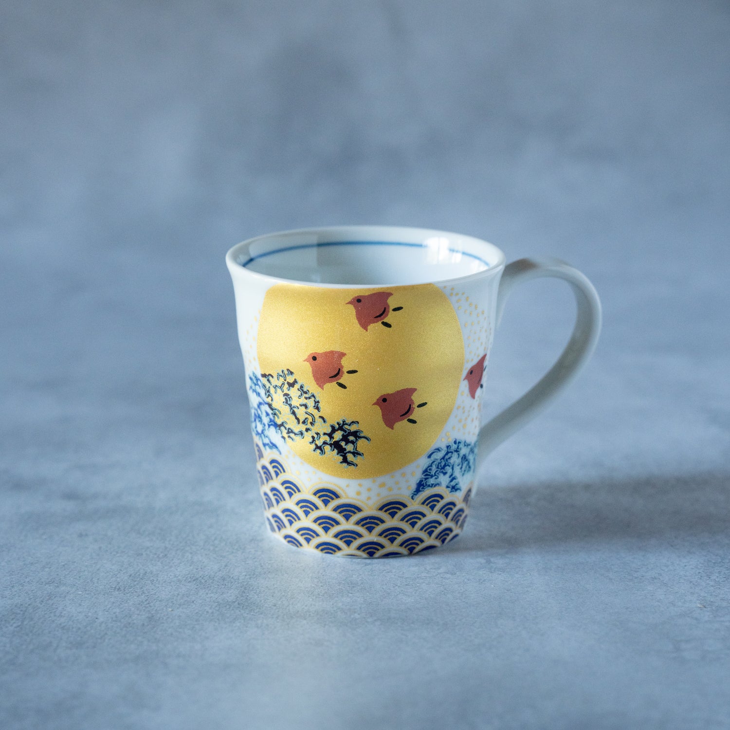 Sunrise Wave Pattern Mug - Gold